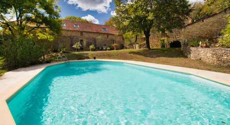 SECTEUR DAGLAN- Au sud de Sarlat – Ensemble de caractère avec maison rénovée, gîte, grange et piscine
