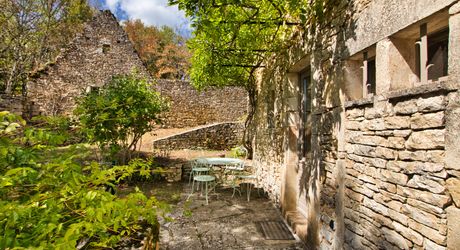 SECTEUR DAGLAN- Au sud de Sarlat – Ensemble de caractère avec maison rénovée, gîte, grange et piscine