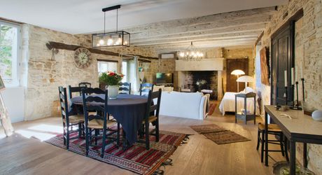 SECTEUR DAGLAN- Au sud de Sarlat – Ensemble de caractère avec maison rénovée, gîte, grange et piscine