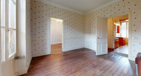 2 appartements dans sarlat avec dépendances, jardins et parking 