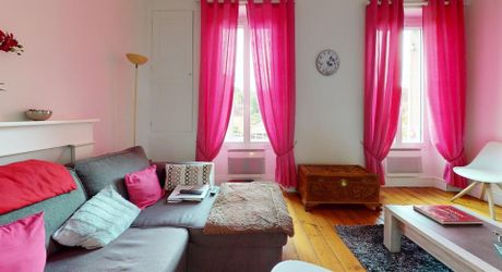 2 appartements dans sarlat avec dépendances, jardins et parking 