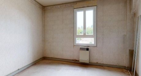 2 appartements dans sarlat avec dépendances, jardins et parking 