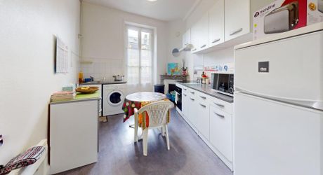 2 appartements dans sarlat avec dépendances, jardins et parking 