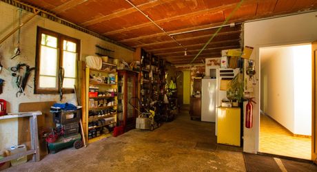 SARLAT- Maison avec garage et terrain