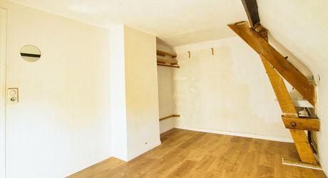 CENTRE VILLE SARLAT - Appartement et local avec jardin et terrasse