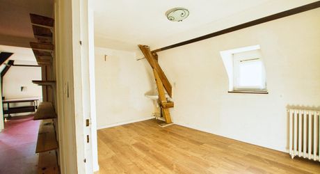 CENTRE VILLE SARLAT - Appartement et local avec jardin et terrasse