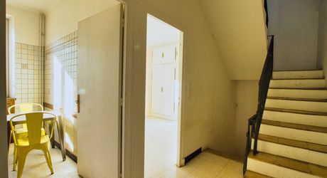 CENTRE VILLE SARLAT - Appartement et local avec jardin et terrasse