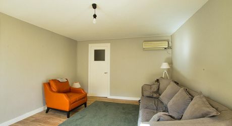 CENTRE VILLE  - Maison en pierre avec cour intérieure, parking et  garage