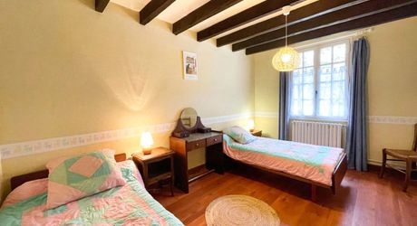 ENSEMBLE DE 2 MAISONS 