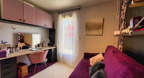 NORD DE SARLAT - Contemporaine  de plain pied en parfait état avec piscine  