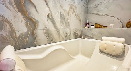 NORD DE SARLAT - Contemporaine  de plain pied en parfait état avec piscine  