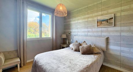 NORD DE SARLAT - Contemporaine  de plain pied en parfait état avec piscine  