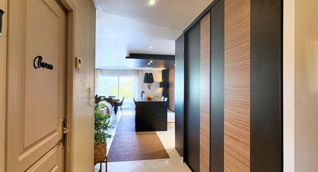 NORD DE SARLAT - Contemporaine  de plain pied en parfait état avec piscine  