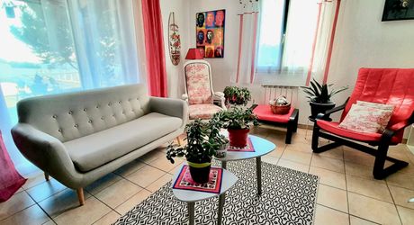 SARLAT- Appartement avec terrasse couverte et piscine collective