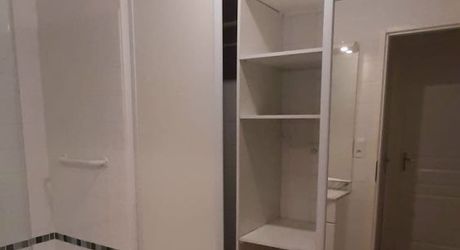 SARLAT- Appartement avec terrasse couverte et piscine collective