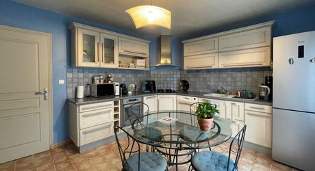 SUD SARLAT- Maison périgordine avec garage 