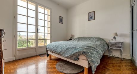 Secteur Le Bugue :  Maison de plain pied avec piscine et sous sol 