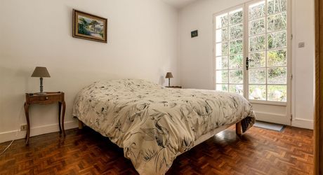 Secteur Le Bugue :  Maison de plain pied avec piscine et sous sol 