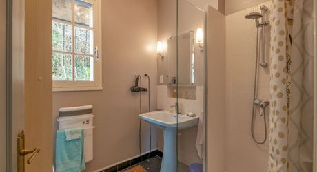 Secteur Le Bugue :  Maison de plain pied avec piscine et sous sol 