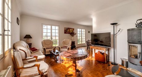 Secteur Le Bugue :  Maison de plain pied avec piscine et sous sol 