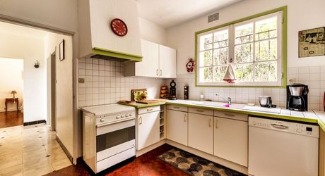 Secteur Le Bugue :  Maison de plain pied avec piscine et sous sol 