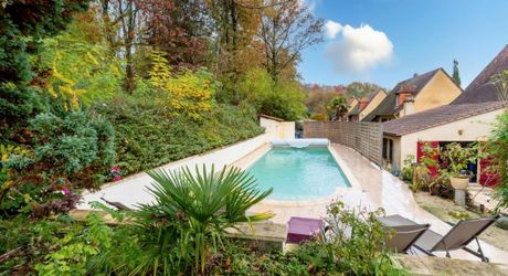 SARLAT Contemporaine de 5 chambres avec Piscine, Garage et appartement indépendant