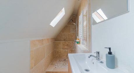 SARLAT Contemporaine de 5 chambres avec Piscine, Garage et appartement indépendant