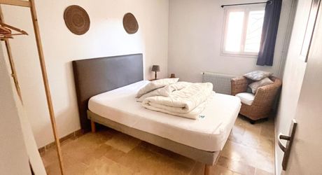 SARLAT Contemporaine de 5 chambres avec Piscine, Garage et appartement indépendant