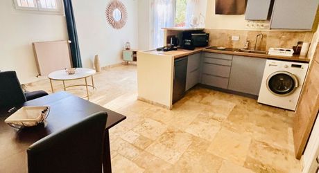 SARLAT Contemporaine de 5 chambres avec Piscine, Garage et appartement indépendant