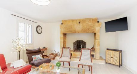 SARLAT Contemporaine de 5 chambres avec Piscine, Garage et appartement indépendant