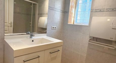 SARLAT- Grande maison de famille avec appartement indépendant  situation privilégiée 