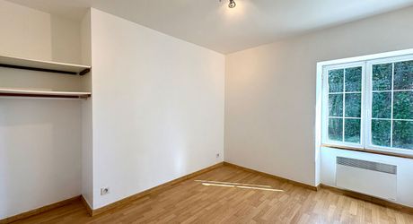 SARLAT- Grande maison de famille avec appartement indépendant  situation privilégiée 