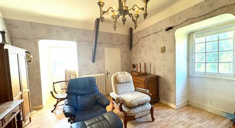 SARLAT- Grande maison de famille avec appartement indépendant  situation privilégiée 