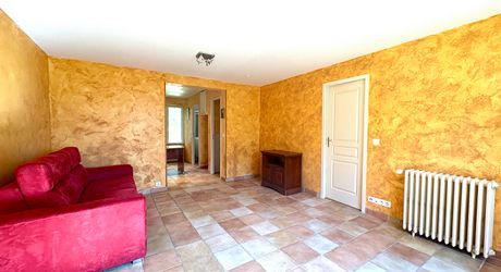 SARLAT- Grande maison de famille avec appartement indépendant  situation privilégiée 