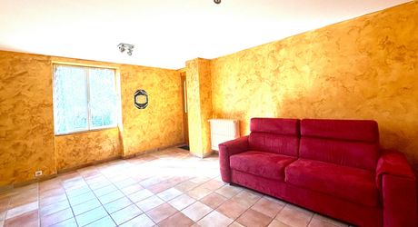 SARLAT- Grande maison de famille avec appartement indépendant  situation privilégiée 