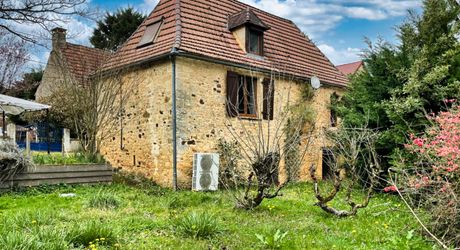 maison de Village en pierre - sur 3088m2 de terrain 