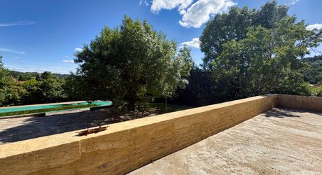 PÉRIGOURDINE DANS SARLAT AVEC PISCINE 