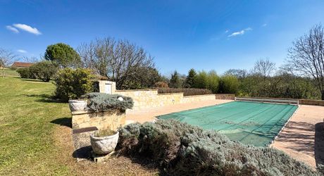 SUD SARLAT- Maison périgourdine avec maison d'amis et piscine