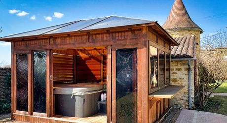 SUD SARLAT- Maison périgourdine avec maison d'amis et piscine