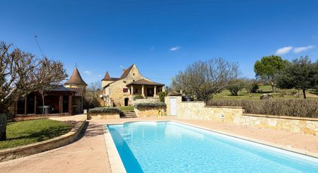 SUD SARLAT- Maison périgourdine avec maison d'amis et piscine
