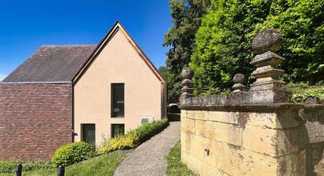 SARLAT- Maison de ville avec terrasse