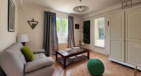 SARLAT- Maison avec appartement indépendant, piscine et jardin 