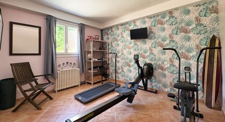 SARLAT- Maison avec appartement indépendant, piscine et jardin 