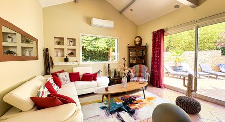 SARLAT- Maison avec appartement indépendant, piscine et jardin 