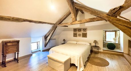 À 30 km au sud de Sarlat – Propriété de charme rénovée sur plus de 4 hectares avec dépendances