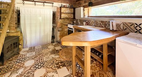 À 30 km au sud de Sarlat – Propriété de charme rénovée sur plus de 4 hectares avec dépendances