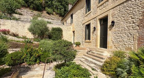 MAISON DE MAITRE EN PARFAIT ETAT AVEC GITE 