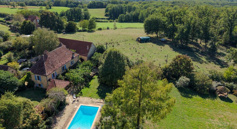 EXCLUSIVITE Secteur GOURDON - Charme et authenticité pour cette belle Propriété en pierre sur 1ha14 paysagers avec piscine