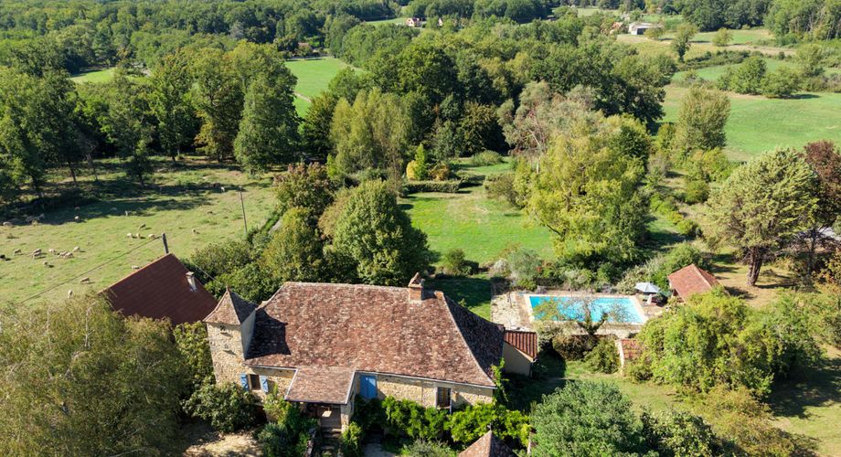 EXCLUSIVITE Secteur GOURDON - Charme et authenticité pour cette belle Propriété en pierre sur 1ha14 paysagers avec piscine