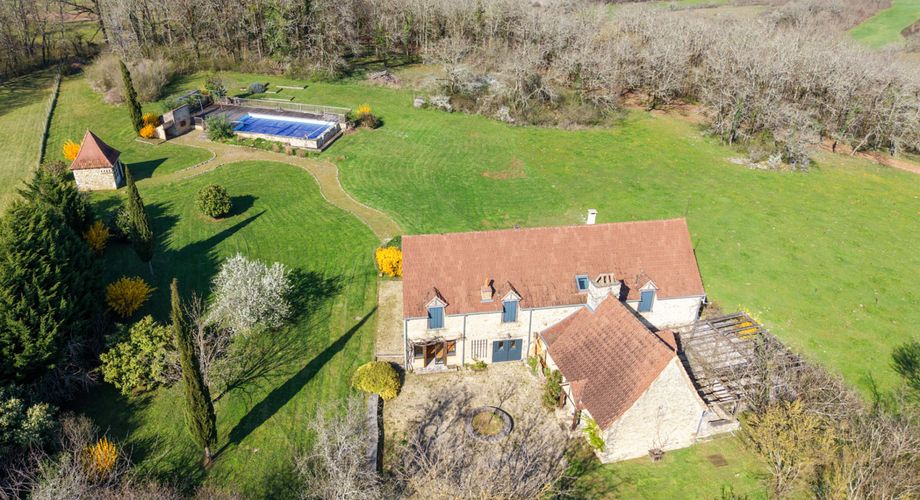 EXCLUSIVITE - Secteur Gourdon - Ancien Corps de ferme restauré avec vue imprenable et piscine sur 2ha63
